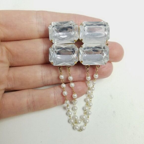 Vintage Square Rhinestone Cluster Brooch with Faux Pearl Swag, Regal Lapel Pin - Picture 6 of 7